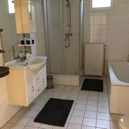 Vakantiehuis Luxe Watervilla Met Eigen Aanlegsteiger Geschikt Voor Maximaal 6 Personen In Recreatiegebied De Gouden Ham In *