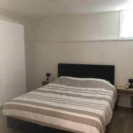 Semesterbostad Luxe Watervilla Met Eigen Aanlegsteiger Geschikt Voor Maximaal 6 Personen In Recreatiegebied De Gouden Ham In *