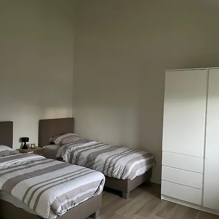 Vakantiehuis Luxe Watervilla Met Eigen Aanlegsteiger Geschikt Voor Maximaal 6 Personen In Recreatiegebied De Gouden Ham In *