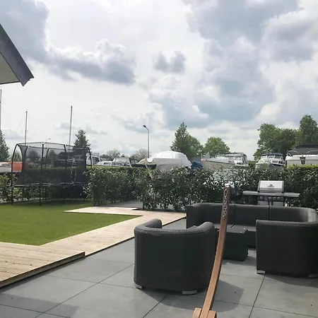 Vakantiehuis Luxe Watervilla Met Eigen Aanlegsteiger Geschikt Voor Maximaal 6 Personen In Recreatiegebied De Gouden Ham In *